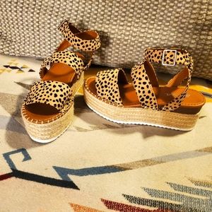 Soda platform leopard print cheetah sandals size 7.5